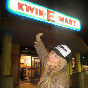 亚洲国AV产品马无码久久久卡不群魔乱舞
